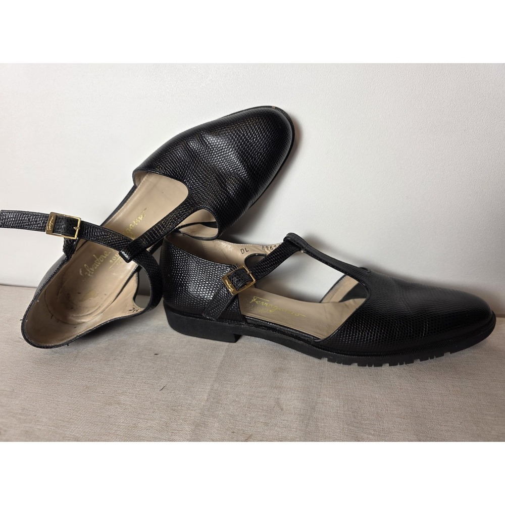 FERRAGAMO Vintage Black Pebbled Leather T-Strap Flats with Buckle - Size 8.5